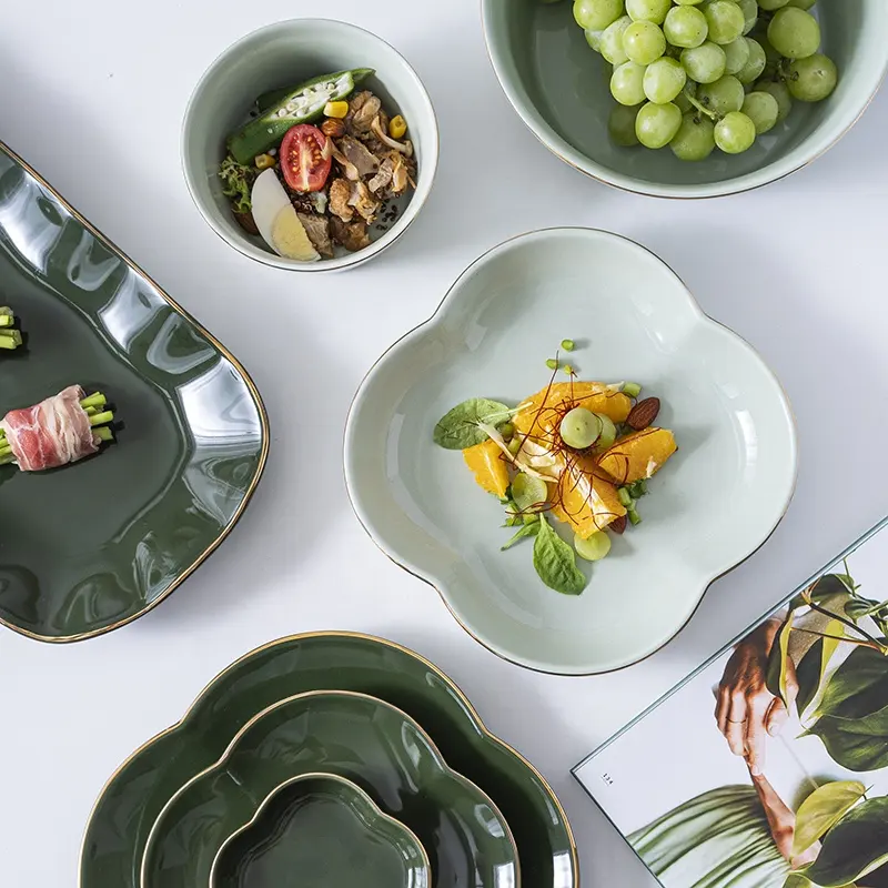 Juego de cena con forma de flor verde de lujo, juego de vajilla de cerámica nórdica con borde dorado, vajilla, nuevo diseño, venta al por mayor, 2022