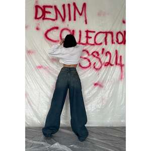 Jeans larges bleu marine pour femmes, pantalons en denim 100% coton, style simple, collection SS24 - Product Image 1