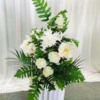 Arrangement floral artificiel blanc et vert, centre de table, verdure tropicale, bouquet floral pour la décoration de l'allée de mariage, ornement de table