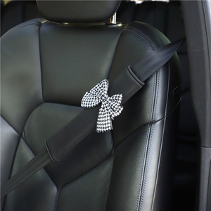 Coussin de ceinture de sécurité de voiture en soie glacée avec nœud, noir et blanc, pour l'été - Product Image 3