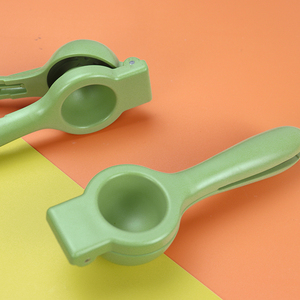 Spremiagrumi Manuale per Frutta e Verdura, Facile da Usare, Spremiagrumi in Plastica Portatile per Limoni - Product Image 4