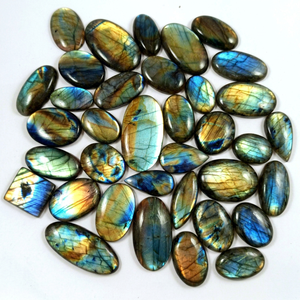 Vente en gros de pierres précieuses en vrac de cristal de labradorite multicolore scintillante pour bijoux, ornements et décorations de guérison - Product Image 1