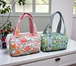 Mini bolso de lona, bolso de viaje, bolso de lona de tela acolchada hecho a mano, bolsos de lona con estampado de bloques, bolso de mano para pasar la noche - Product Image 4