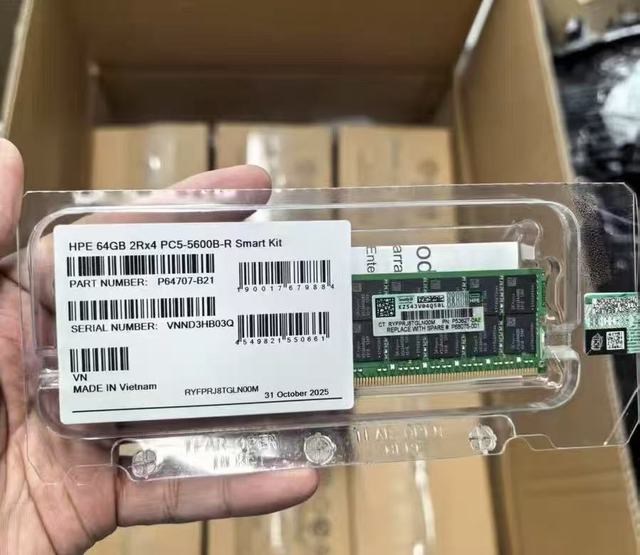 HPE P64707-B21 64GB  2RX4 DDR5-5600B  Smart Memory Kit  P53627-0AE
