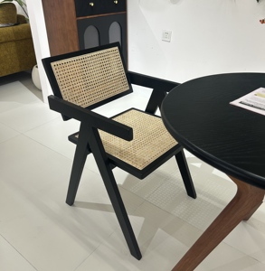 Sedia da Pranzo in Legno Massello con Braccioli in Rattan Antico, Schienale in Rattan Moderno e Casual per Casa e Caffetteria, Collezione Chandigarh - Product Image 3