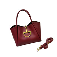 Nouveau Sac à Bandoulière Élégant et Simple 2026 – Sac à Main Uni pour Femme avec Fermeture Magnétique et Boucle Métallique
