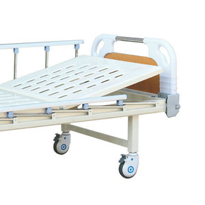 Lit médical Help Health 2080*960 à manivelle simple pour usage hospitalier avec barrière de sécurité - Product Image 3