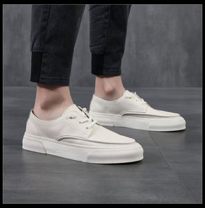 Chaussures de skate en cuir de couleur unie, légères, en matériau flexible, confortables, à bout rond, résistantes à l'usure, à semelle plate, tendance - Product Image 2