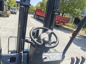 Carretilla elevadora eléctrica de emisión cero silenciosa de operaciones respetuosas con el medio ambiente de Venta caliente para almacenamiento sostenible - Product Image 6