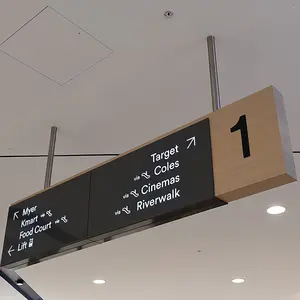 空港ショッピングモールの駐車場のためのLedウェイファインディングサインをぶら下げている方向標識