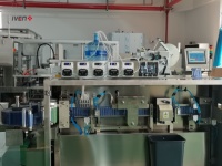 Machine de remplissage et de conditionnement stérile BFS IV Machine de fabrication de bouteilles de solution Blow-Fill-Seal