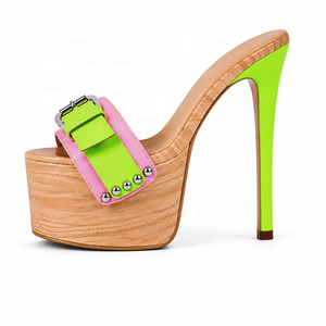 Nuovo Design 2026: <span class=keywords><strong>Sandali</strong></span> Mule <span class=keywords><strong>con</strong></span> Tacco a Spillo e Punta Aperta, Eleganti <span class=keywords><strong>con</strong></span> Plateau in Legno e Cinturino Borchiato <span class=keywords><strong>con</strong></span> Fibbia, Scarpe da Festa - Product Image 3