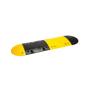 Reductor de Velocidad Wesure, 500x400x50mm, de Goma, Amarillo y Negro, Duradero, para Control de Tráfico Vial, Instalación en Asfalto - Product Image 2