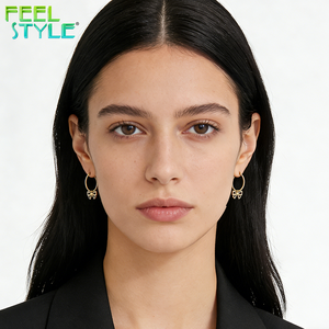 <span class=keywords><strong>Orecchini</strong></span> Pendenti a Cerchio Piccolo in Acciaio Inossidabile Personalizzati, Anallergici, Placcati <span class=keywords><strong>Oro</strong></span> PVD, con Mini Ciondolo a Farfalla - Product Image 3