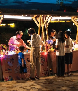 Tốt nhất năng lượng mặt trời đèn lồng với USB có thể sạc lại cho Patio năng lượng mặt trời ánh sáng khẩn cấp ngoài trời <span class=keywords><strong>LED</strong></span> USB gian hàng ánh sáng - Product Image 5