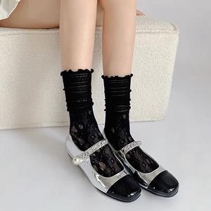 Chaussettes Lolita blanches en maille ajourée, fines, en nylon et soie, avec dentelle florale, design personnalisé, vente en gros pour femmes - Nouveauté très prisée - Product Image 4