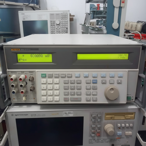 Calibrador Multifunción Fluke 5522A 5520A 5500A 5700A - Product Image 1