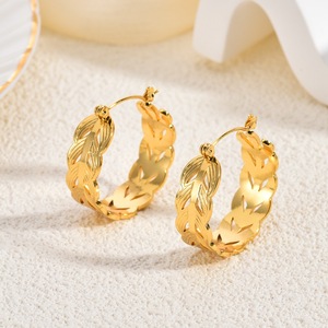 नई लक्जरी तामचीनी तेल चित्रित गहने इयररिंग्स रंगीन सी आकार के सर्कल स्टड इयररिंग्स महिलाओं के लिए थोक फैशन कान स्टड - Product Image 5