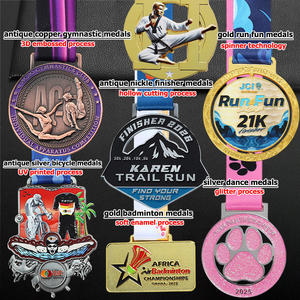 Medallas Deportivas Personalizadas de Aleación de Zinc Esmaltado con Logotipo Metálico Plateado en 3D, Medalla de Pickleball Navideña para Torneo Santa Slam, Diseño Personalizado - Product Image 5