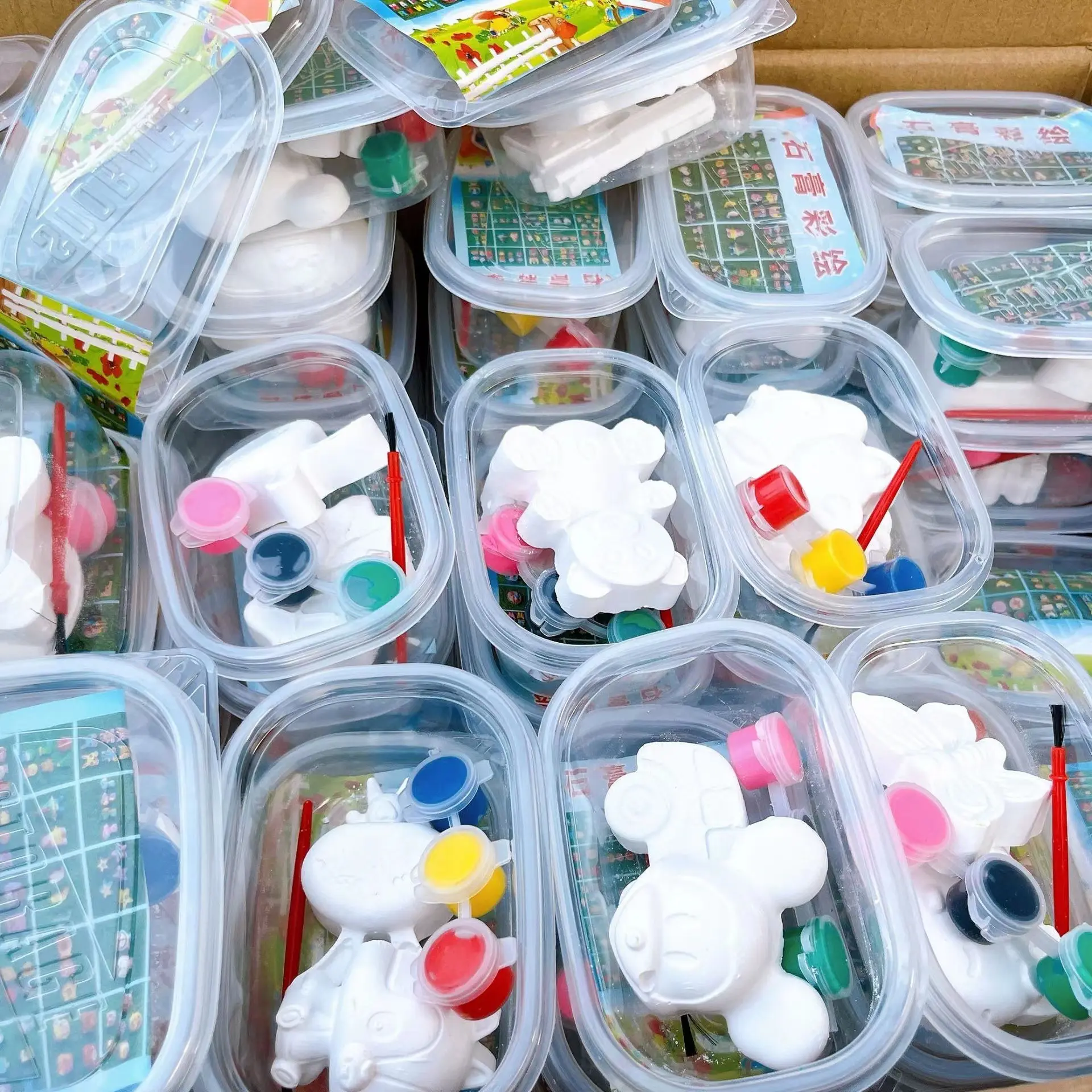 DIY चित्रित बच्चों के शैक्षिक खिलौने DIY रंग भरने वाली प्लास्टर गुड़िया रचनात्मक भित्तिचित्र खिलौने
