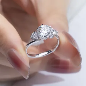 Perhiasan halus cincin pernikahan berlian Lab cincin pertunangan 10K 14K 18K emas padat kustom Tiga Berlian