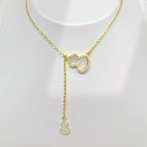 สร้อยคอจี้เปลือกหอยเคลือบสีทองเหลืองรูปผีเสื้อ ชุบทอง 14k สำหรับผู้หญิง สวมใส่ได้ทุกวัน พร้อมจี้ห้อยแบบปรับแต่งได้ - Product Image 5
