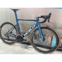 Vélo de ville en fibre de carbone, vélo de route, Shimano 105 Di2 24 vitesses, changement de vitesse électronique, frein à disque aérodynamique, léger pour les compétitions