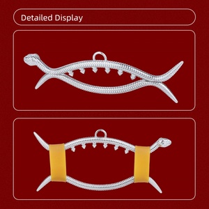 Pinza de pecho metálica en forma de serpiente con pinchos de presión y banda de goma, para SM de dolor suave y diversión en el pecho femenino, juguetes sexuales para adultos al por mayor - Product Image 5