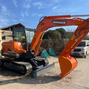 รถขุดมือสองเกาหลี Doosan DX60-9C 6 ตัน แบบ Zero Tail Swing เครื่องยนต์ Doosan ทนทาน ใช้งานได้หลากหลาย เหมาะสำหรับงานในเมือง - Product Image 3