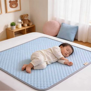 Alfombrilla refrescante Qidou de 180x200 cm, impermeable, para bebés, uso en verano, almohadilla de seda helada para pañales - Product Image 1