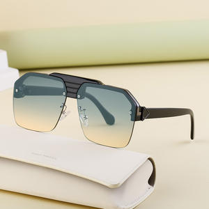 Gafas de sol extragrandes estilo retro punk para hombre, UV400, montura de metal y PC, lentes negras, a la moda, para conducir, protección solar, viajes y fiestas. - Product Image 2