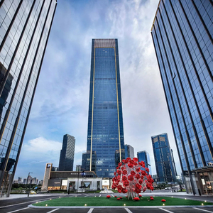 Escultura de Animal Personalizada de Acero Inoxidable con Diseño de Búho y Flor, Estilo Comercial, Estatua de <span class=keywords><strong>Arnold</strong></span> Schwarzenegger, Fabricada en Resina Duradera - Product Image 4