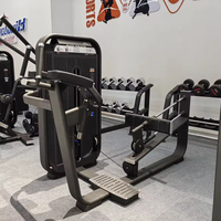 Máquina de remo sentado para entrenamiento de fuerza en gimnasio con selección de carga por pin, para remo medio