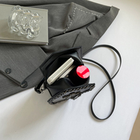 Sacs cercueil Halloween 2025 – Sac à bandoulière gothique avec chaîne, en cuir PU foncé, pour femme – Vente en gros personnalisée