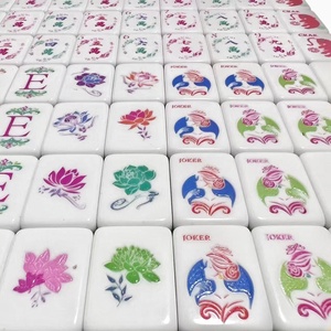Juego de Mahjong Americano de Acrílico Rosa Claro Tallado de la Marca <span class=keywords><strong>Fengcai</strong></span>, Venta al Por Mayor Directa de Fábrica, 160 Fichas de Mahjong Americano - Product Image 2