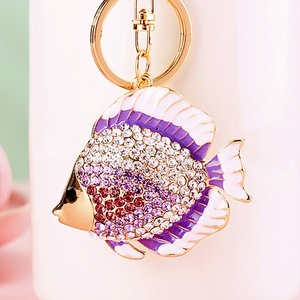 2026 Pendentif de sac pour femme en métal, orné de diamants et de pierre de lune, motif poisson plat, cercle océanique, porte-clés de voiture - Product Image 6