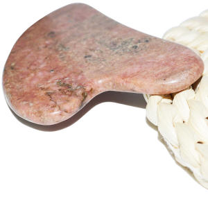 La pierre de massage Gua Sha en forme de cœur en rhodonite naturelle certifiée CE pour le visage favorise la <span class=keywords><strong>circulation</strong></span> sanguine locale - Product Image 4