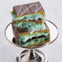 Produit phare et très demandé : Barre chocolatée en forme de cheveux avec garniture saveur barbe à papa, Caramel, Citron, Chocolat - Vente en gros usine