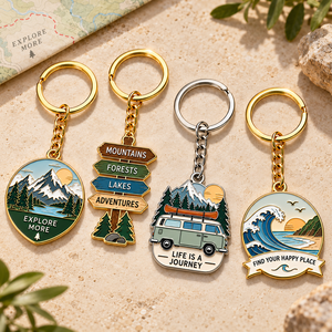 Porte-clés en métal personnalisés pour l'aventure en plein air, style vintage, émail rond, ensemble souvenir avec design montagnes, forêts, lacs - Product Image 1