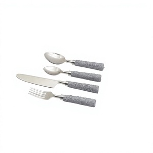 Juego de 4 cubiertos desechables de acero inoxidable con diseño maravilloso, tamaño personalizado, utensilios de mesa con mangos de resina grabados, aptos para lavavajillas. - Product Image 1