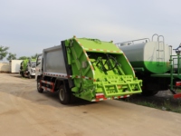 Camion compacteur de déchets diesel manuel Dongfeng Furika F6 4x2, pompe haute efficacité, compacteur de déchets pour le nettoyage des rues urbaines