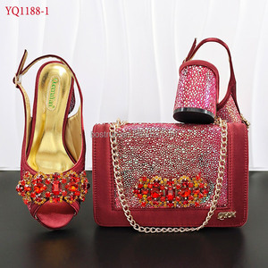 YQ1188 Chaussures italiennes de <span class=keywords><strong>luxe</strong></span> pour femmes, design tendance 2026, avec sacs assortis, chaussures nigérianes et sacs assortis, décoration métallique - Product Image 4