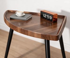 Table d'appoint d'angle moderne couleur noyer avec plateau, pieds en métal noir, gain de place pour salon - Product Image 4