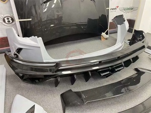 Kit carrosserie M Style en fibre de carbone sèche pour <span class=keywords><strong>Lamborghini</strong></span> <span class=keywords><strong>Urus</strong></span> : pare-chocs avant, pare-chocs arrière, aileron arrière, capot, garde-boue, échappement, jupes latérales - Product Image 5
