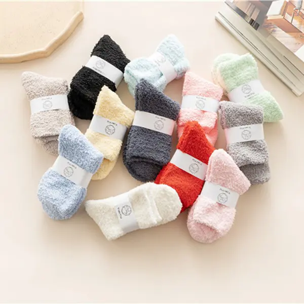 23 Farbe YL Designer Großhandel Dick Korallen samt Fuzzy Warm Soft Women Gemütliche Winter bett Socken Boden Home Fluffy Indoor Socken