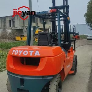 Montacargas Usado Toyota Komatsu <span class=keywords><strong>TCM</strong></span> Diésel Eléctrico de 5 Toneladas de Peso Operativo con Opciones de 5 y 5 Toneladas - Product Image 5