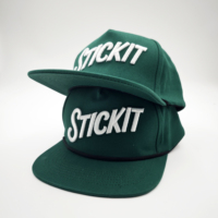 Casquette de baseball ajustée en molleton brodé personnalisé avec logo, motif floral tropical et feuilles, style sportif, vente en gros