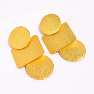 Bijoux de boucle d'oreille en laiton plaqué or de haute qualité, bijoux plaqués or vermeil 18 carats, fournisseur de bijoux en laiton antique - Product Image 2