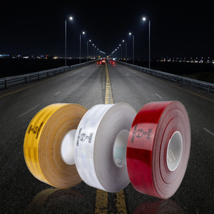 สติกเกอร์สะท้อนแสงสีขาวเหลืองแดง ECE104R แบบม้วนสำหรับติดรถบรรทุก รถยนต์ เทปสะท้อนแสงเพิ่มความปลอดภัย - Product Image 1