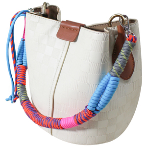 Sangle d'épaule en paracorde personnalisée faite <span class=keywords><strong>à</strong></span> la main, porte-<span class=keywords><strong>sac</strong></span> de créateur et accessoire pour <span class=keywords><strong>sac</strong></span> <span class=keywords><strong>à</strong></span> <span class=keywords><strong>dos</strong></span> - Product Image 4